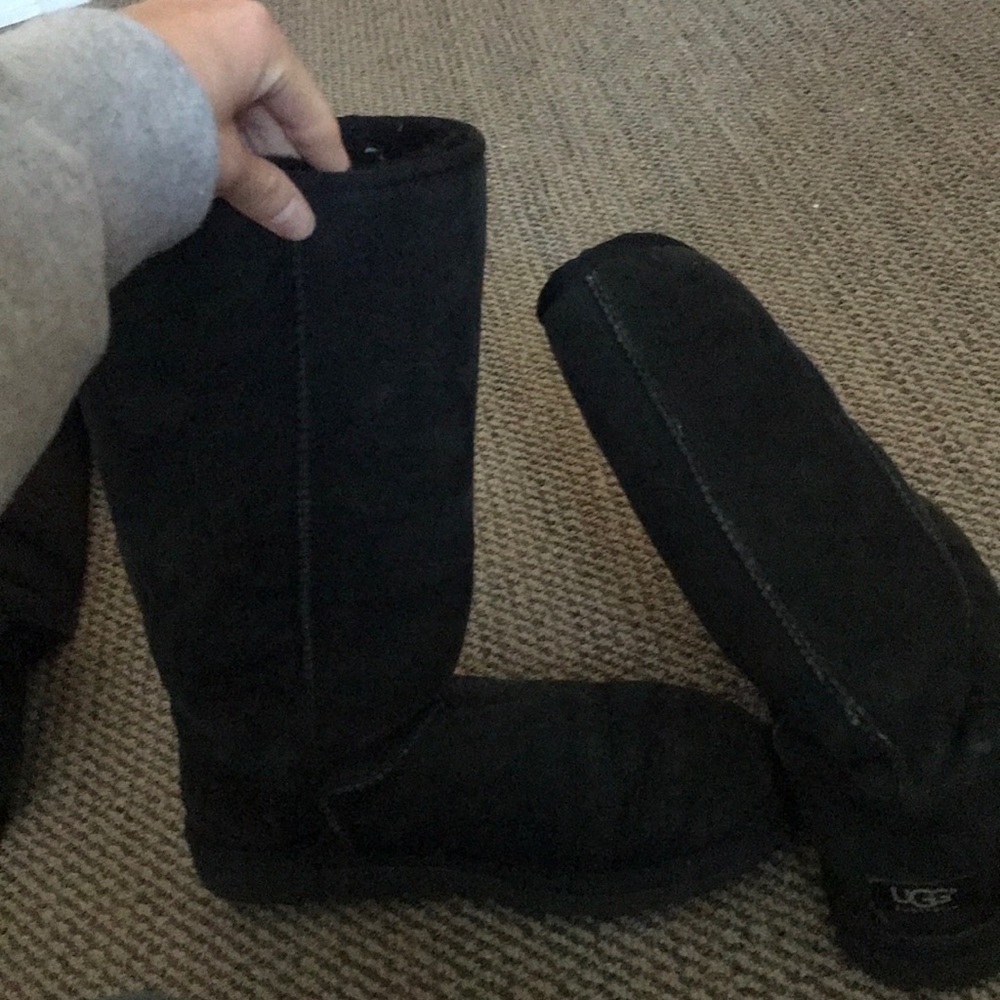 Tall Black uggs size 8